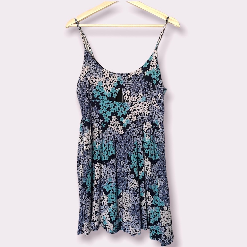 NWT Some Days Lovin Floral Cut Out Summer Dress Size Medium